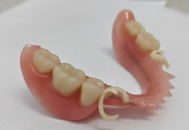 Snímatelná náhrada ACETAL 3