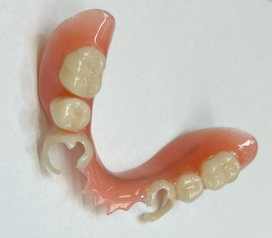 Snímatelná náhrada ACETAL 4